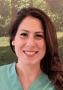 Portrait Shirin Bahrami · Fachzahnärztin für Oralchirurgie